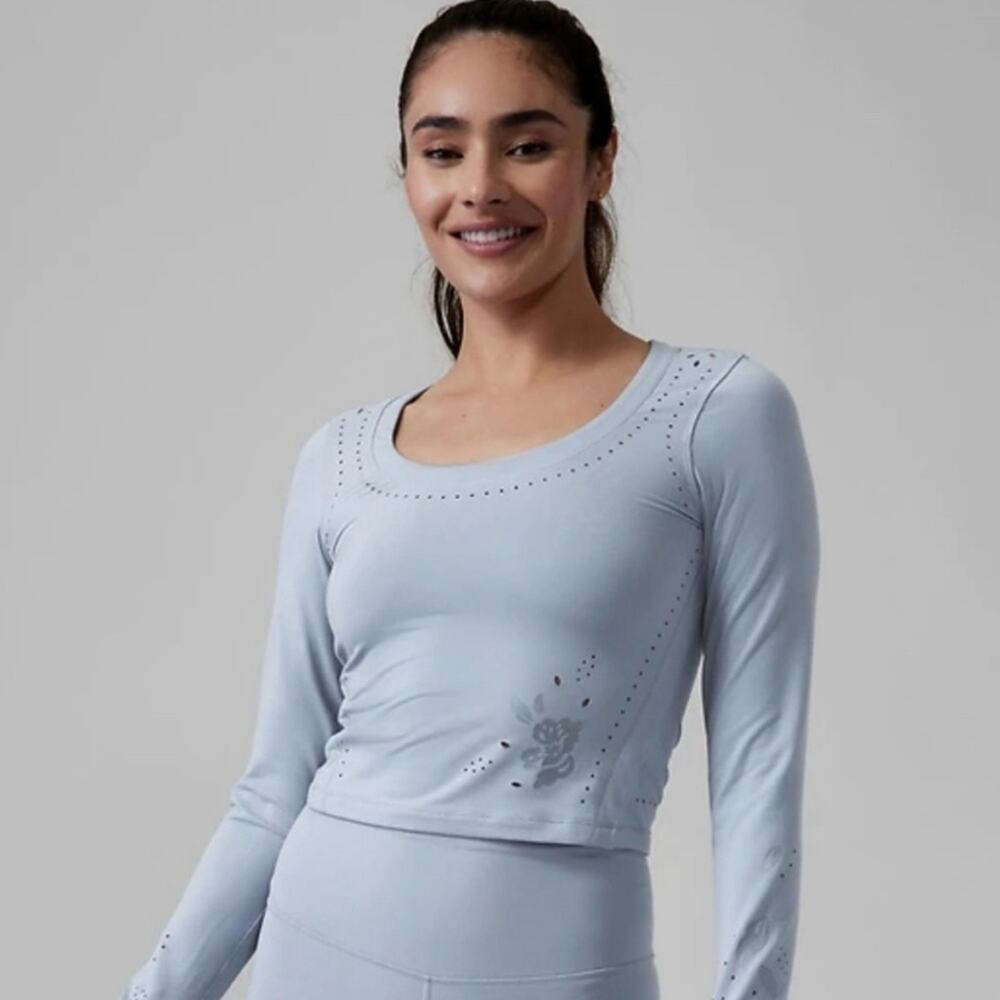 Athleta Shanti Eyelet Top in Begonia Blue Star Size Large